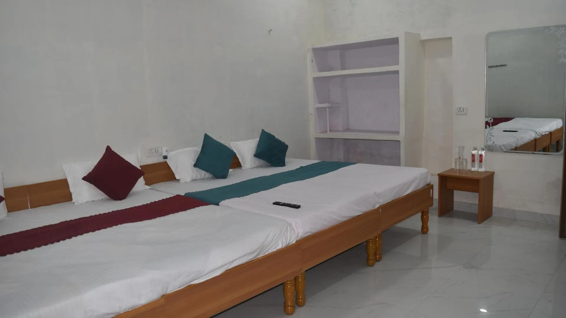 Hotel The Gangotri 바라나시